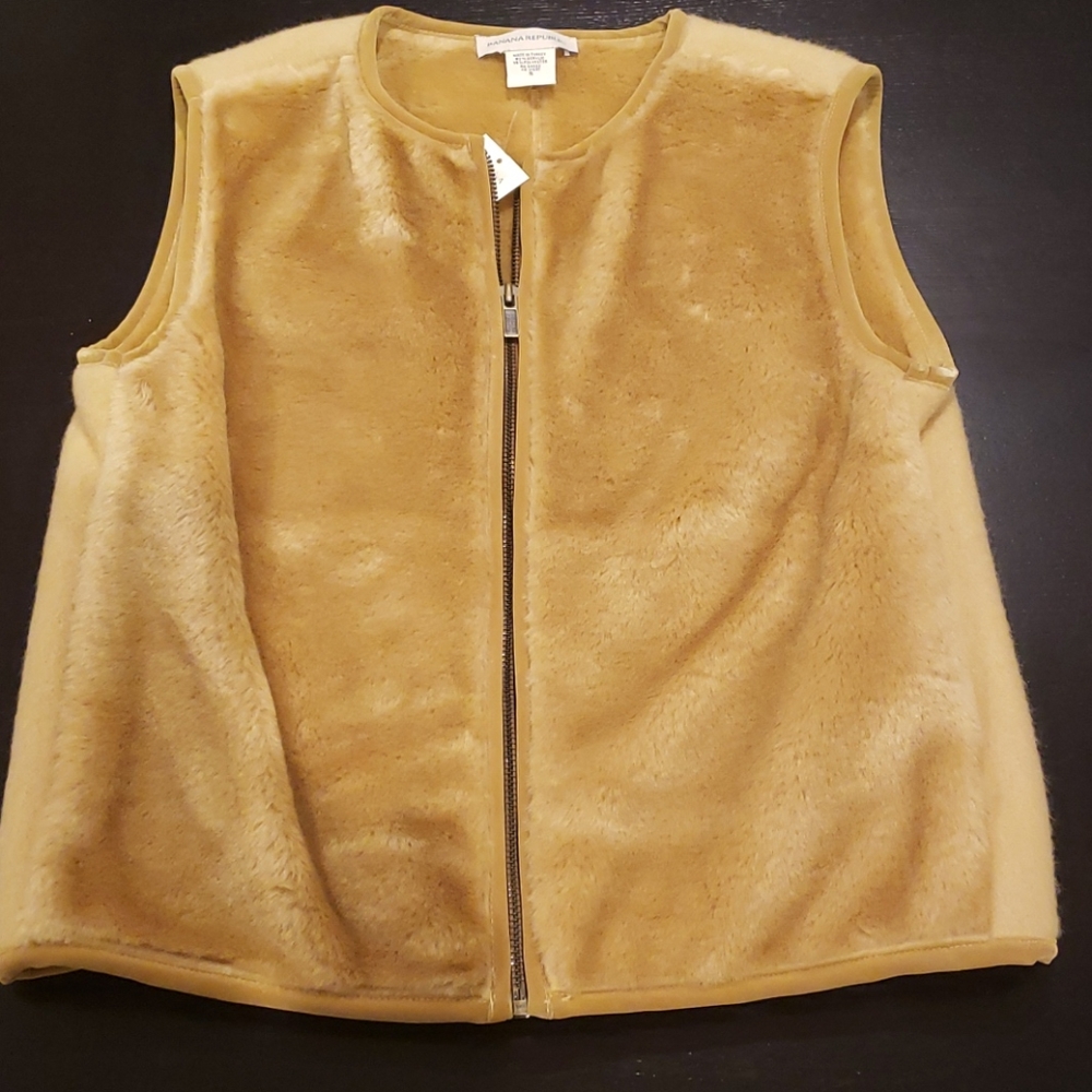 NWT! BANANA REPUBLIC Faux Fur Vest
